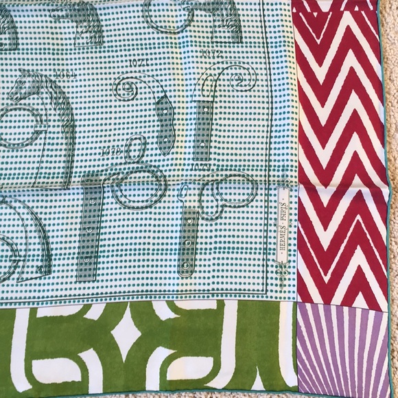 NWT AUTH Hermès 100% Washed Silk Scarf, 90 cm - Picture 2 of 8